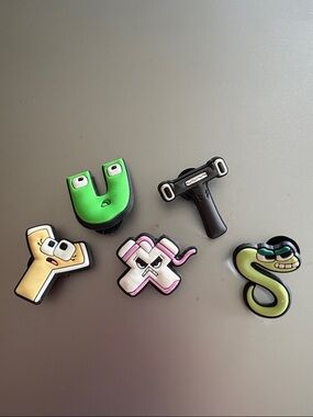 🆕 Alphabet Lore Kids Jibbitz Shoe Charms Set - 5 charms